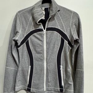lululemon athletica (8) - Gray Full-Zip Jacket with Black Accents